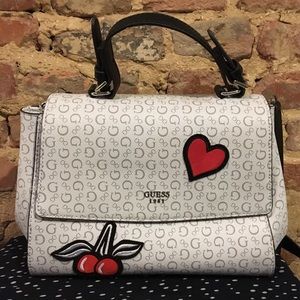 Monogram Guess bag with appliqué motifs